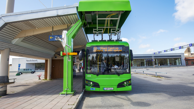 A bus at the bus stop at Umeå Airport