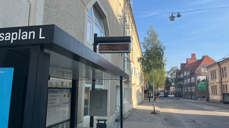 Digital bus stop sign at platform L at bus stop Vasaplan